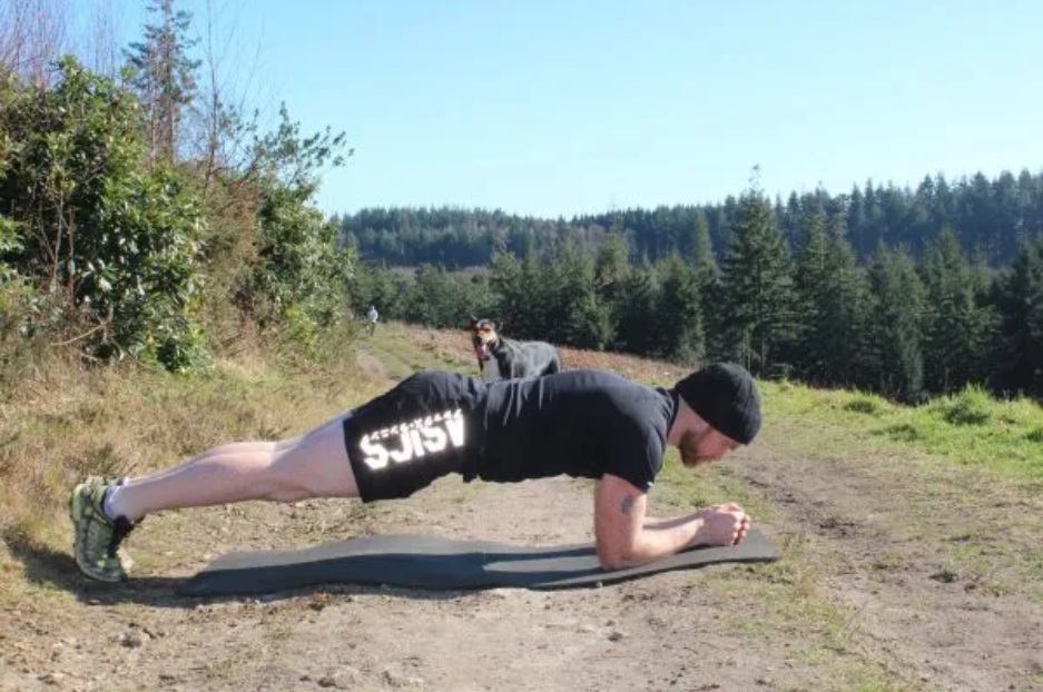 low-plank-core-strength-training-for-trail-runners