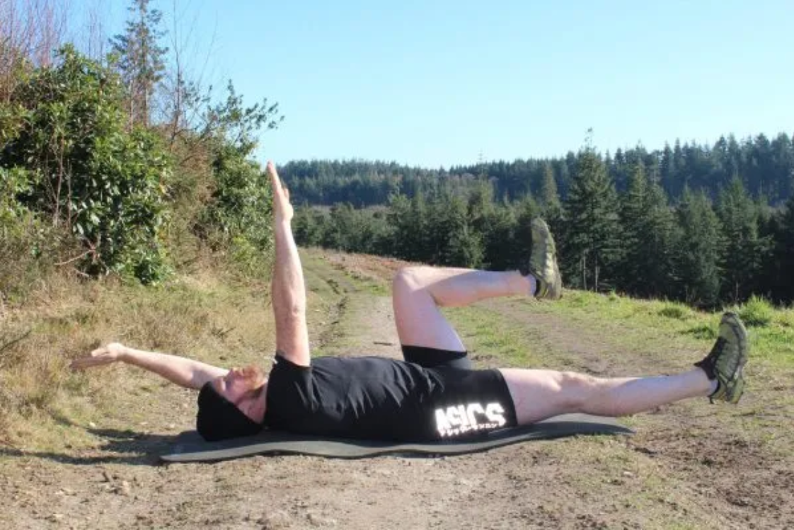 dying-bug-ending-position-core-strength-training-for-trail-runners