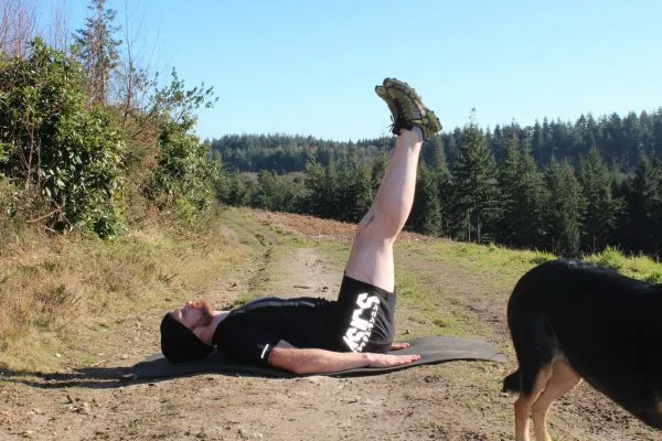 leg-raises-starting-position-core-strength-training-for-trail-runners